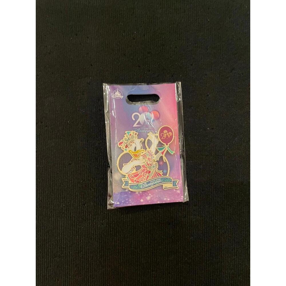 Hong Kong Disneyland 20th anniversary daisy pin